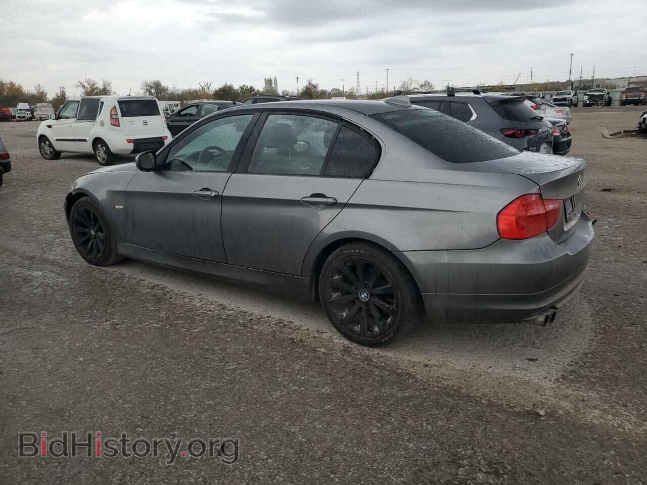 2011 BMW 3 SERIES - VIN: WBAPH7C52BE130596 - Фото 2