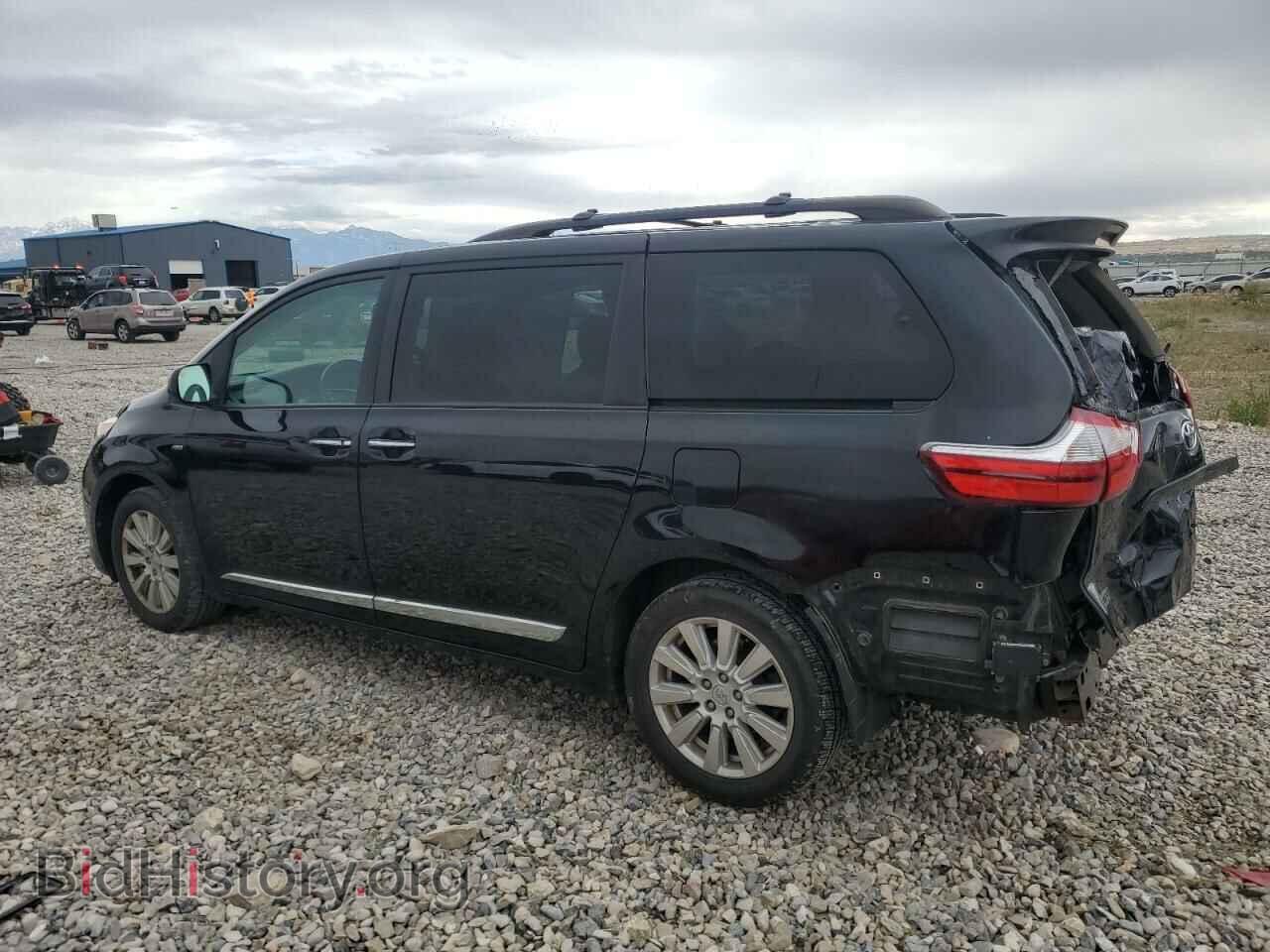 2017 TOYOTA All Models - VIN: 5TDDZ3DC9HS165972 - Фото 2