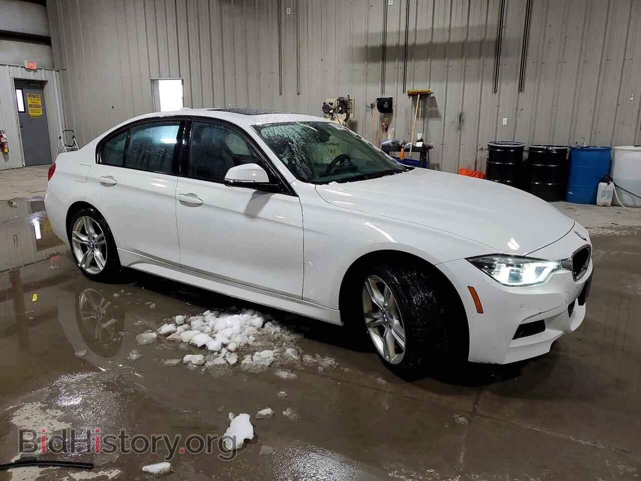 2017 BMW 330 - VIN: WBA8D9C37HA005586 - Фото 4