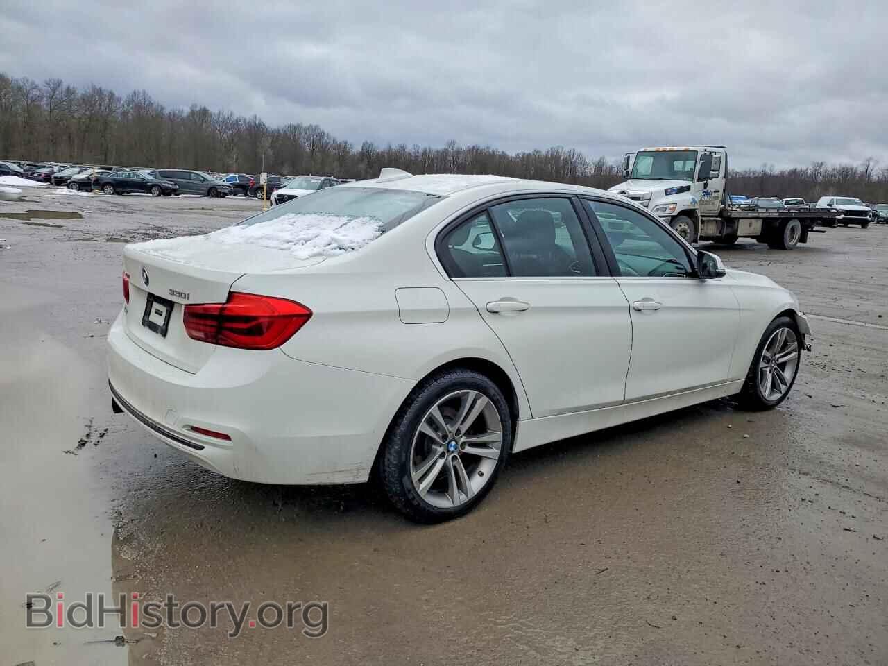 2018 BMW 330 - VIN: WBA8D9G53JNU72448 - Фото 3