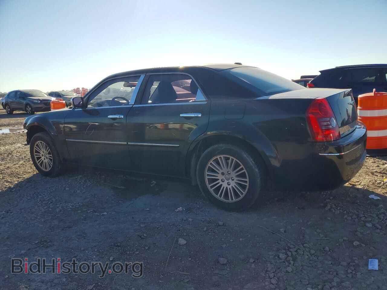 2010 CHRYSLER 300 - VIN: 2C3CA5CV0AH164588 - Фото 2