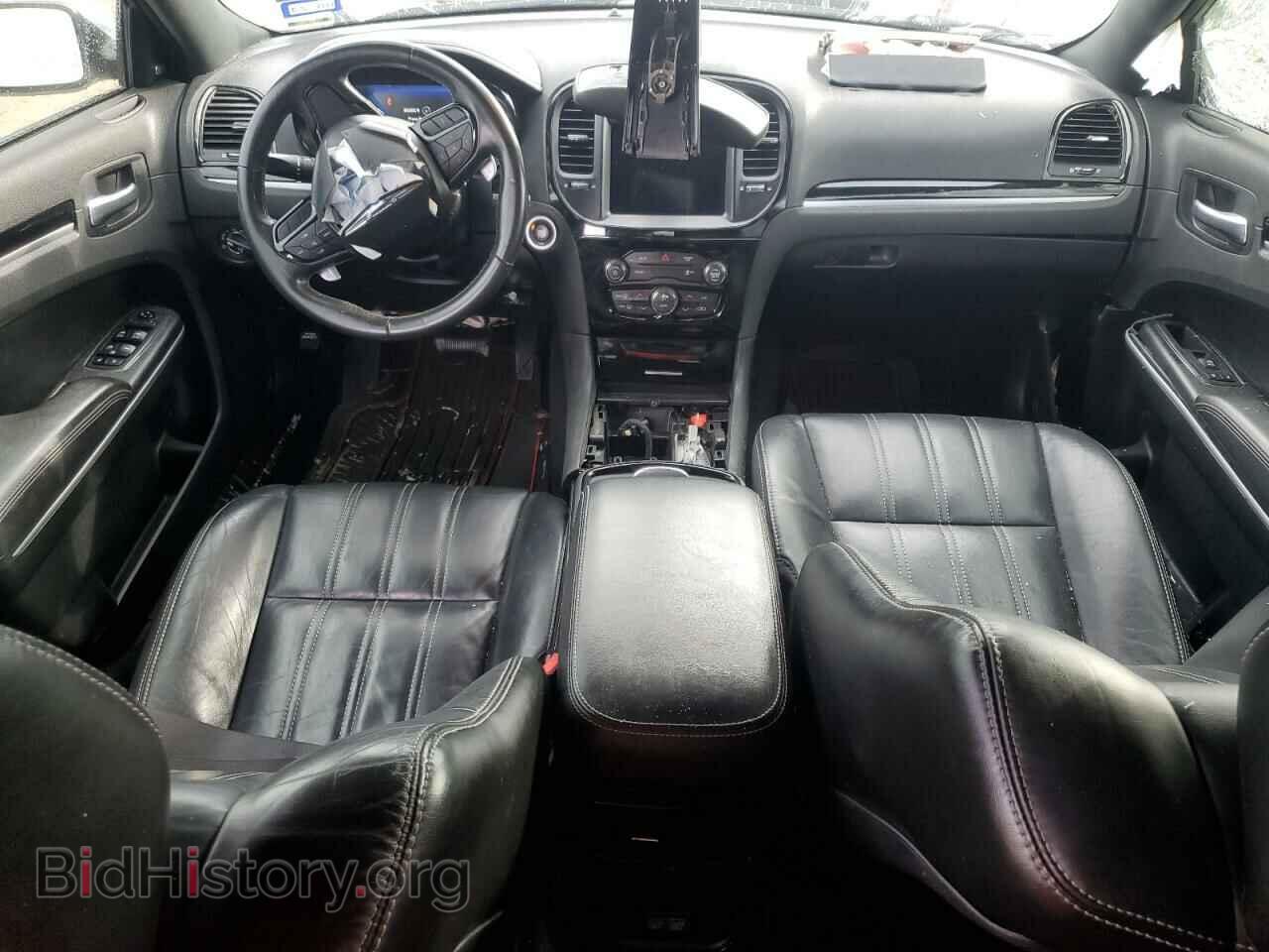 2019 CHRYSLER 300 - VIN: 2C3CCABG5KH562693 - Фото 8