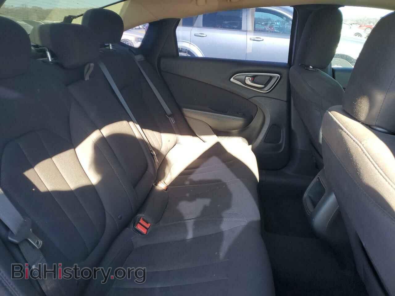 2016 CHRYSLER 200 - VIN: 1C3CCCAB1GN132210 - Фото 10