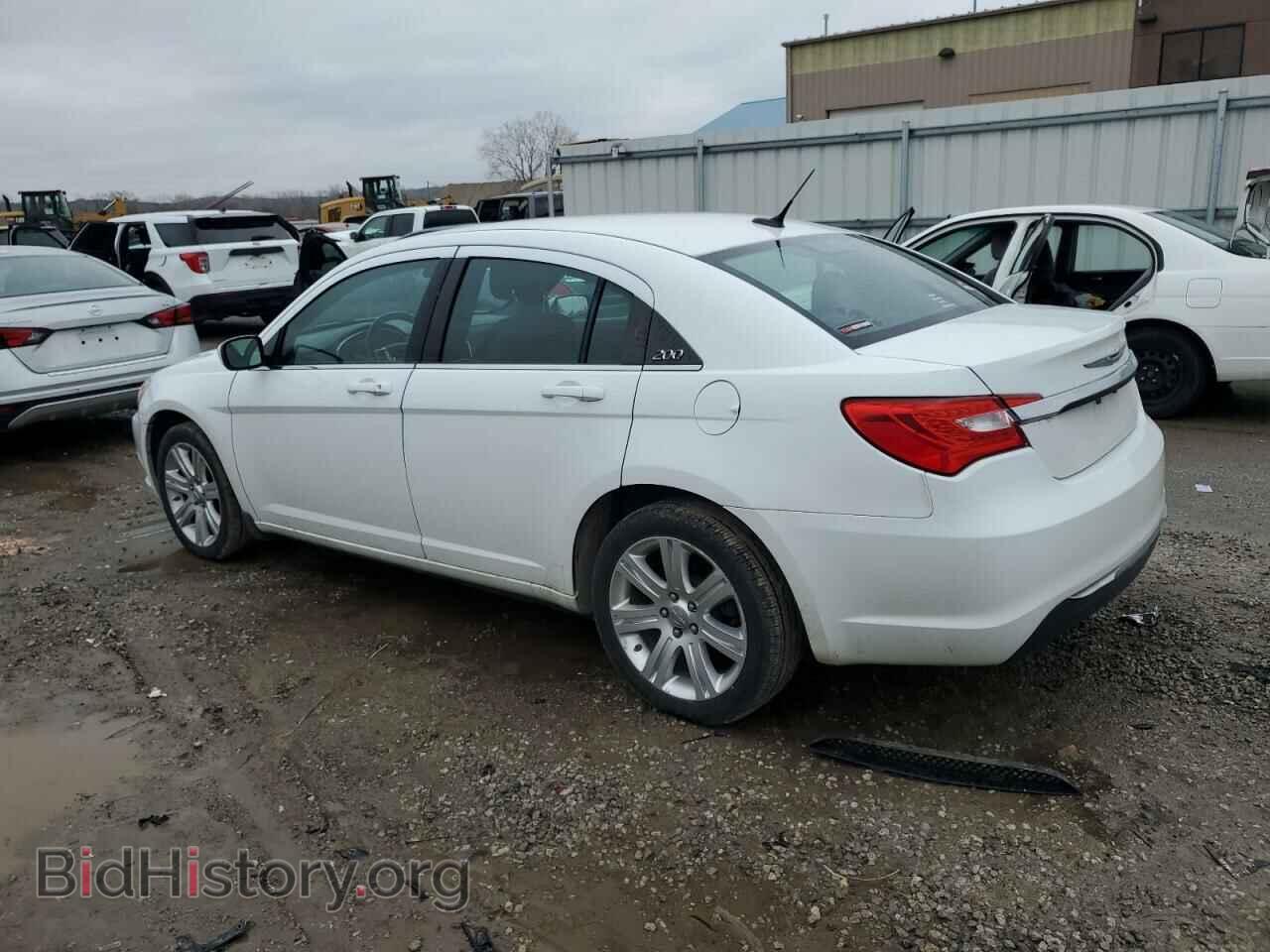 2013 CHRYSLER 200 - VIN: 1C3CCBBB2DN694931 - Фото 2
