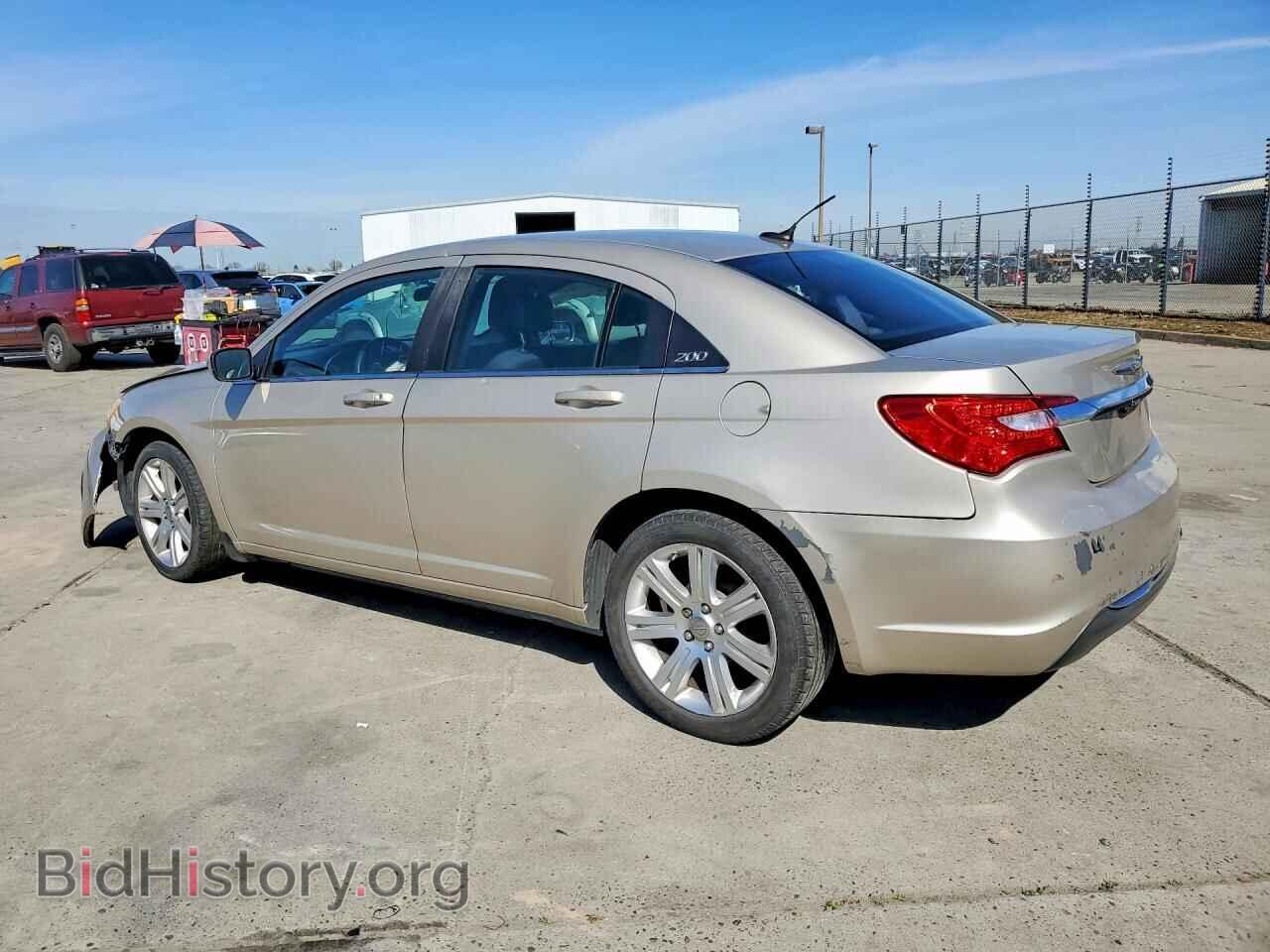 2013 CHRYSLER 200 - VIN: 1C3CCBAB7DN698510 - Фото 2