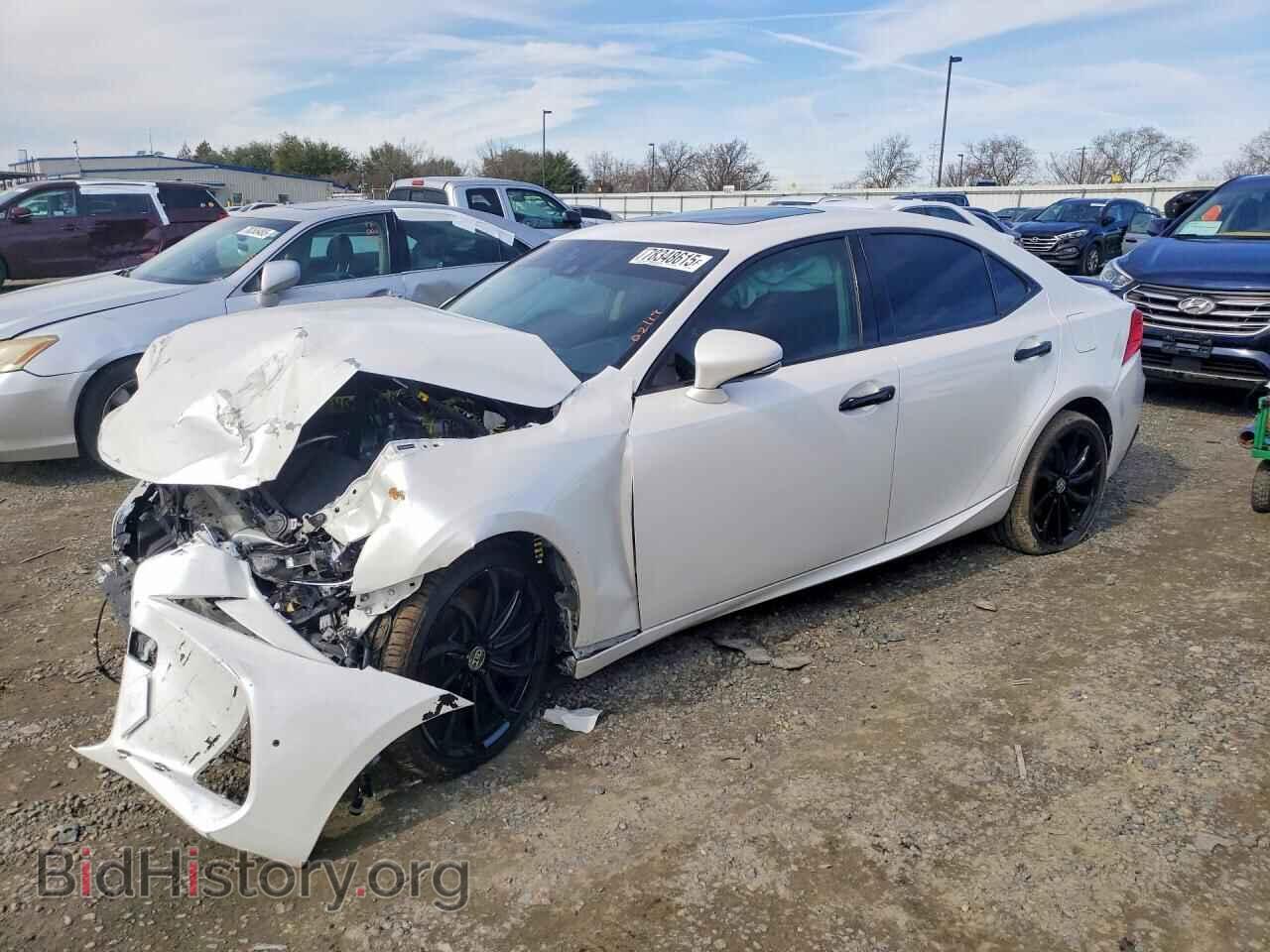Photo JTHBA1D24J5065802 - LEXUS IS 2018