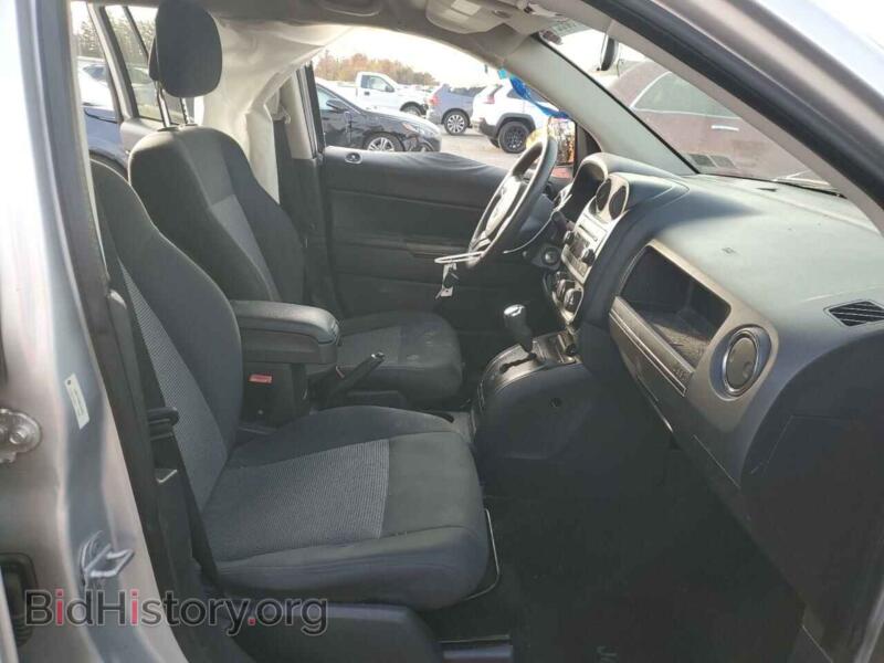 2011 Jeep COMPASS (VIN 1J4NF1FB6BD134570) — фото 7 из 13
