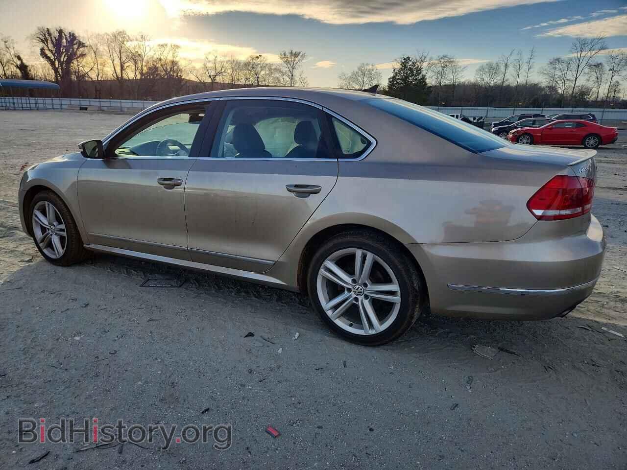 2015 VOLKSWAGEN PASSAT - VIN: 1VWBS7A38FC063470 - Фото 2