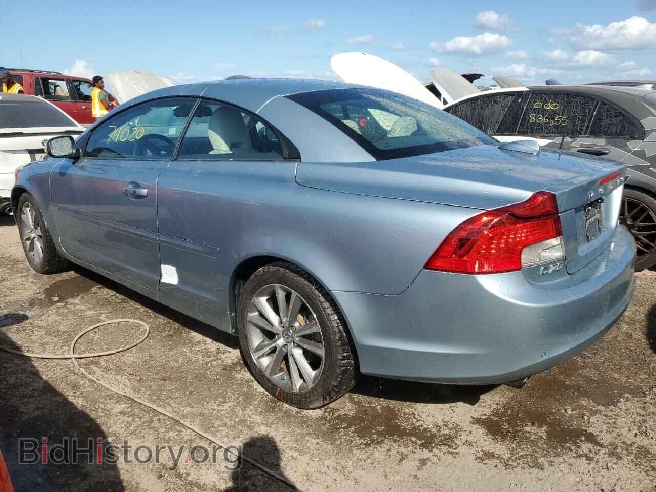 2013 VOLVO C70 - VIN: YV1672MC1DJ139909 - Фото 2