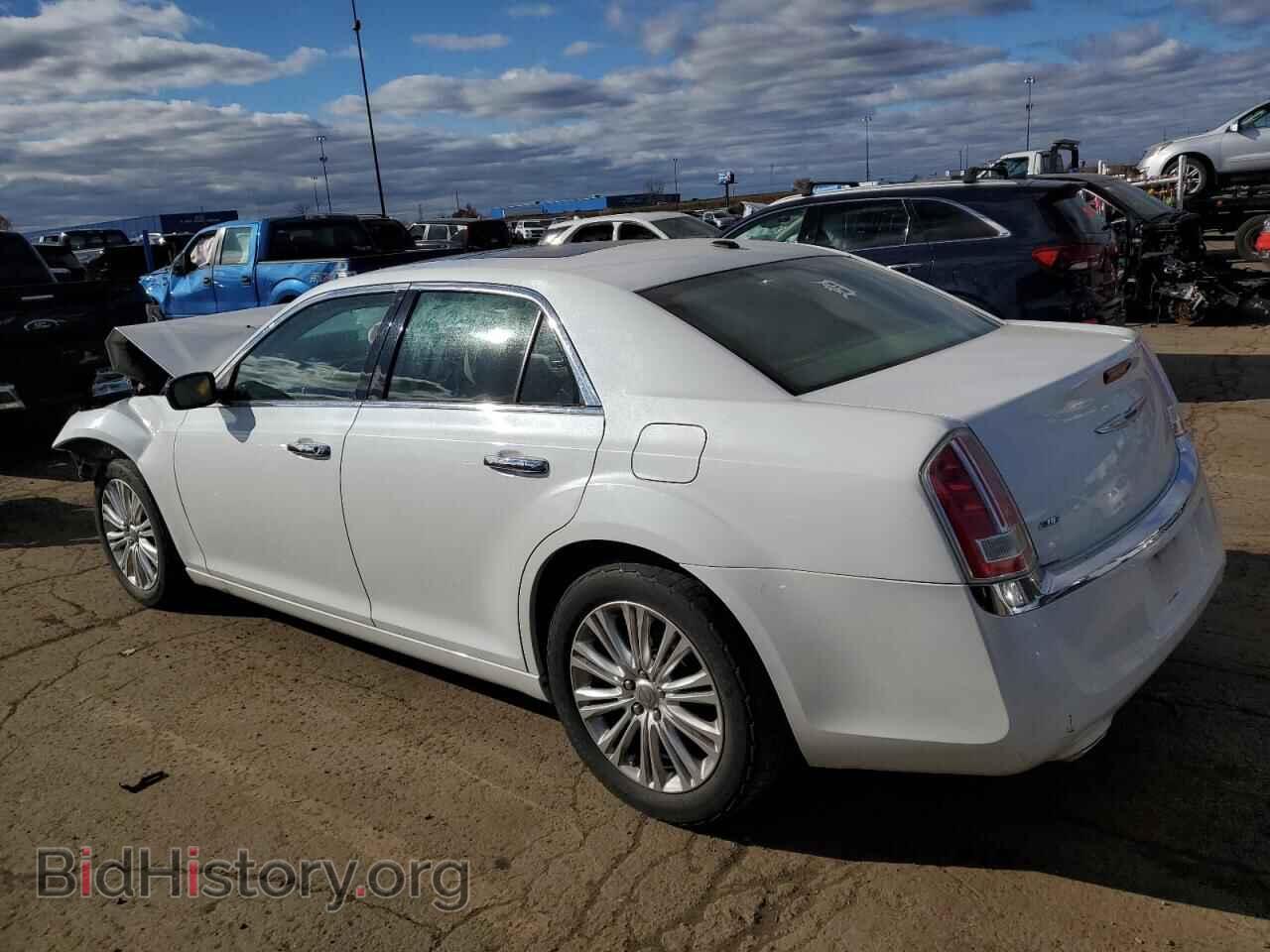 2014 CHRYSLER 300 - VIN: 2C3CCAKG4EH352753 - Фото 2
