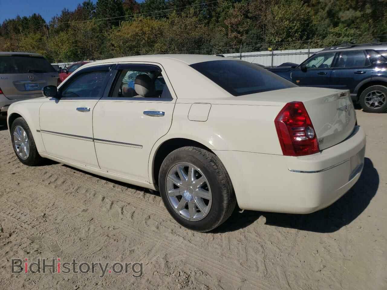 2010 CHRYSLER 300 - VIN: 2C3CA5CV6AH141283 - Photo 2