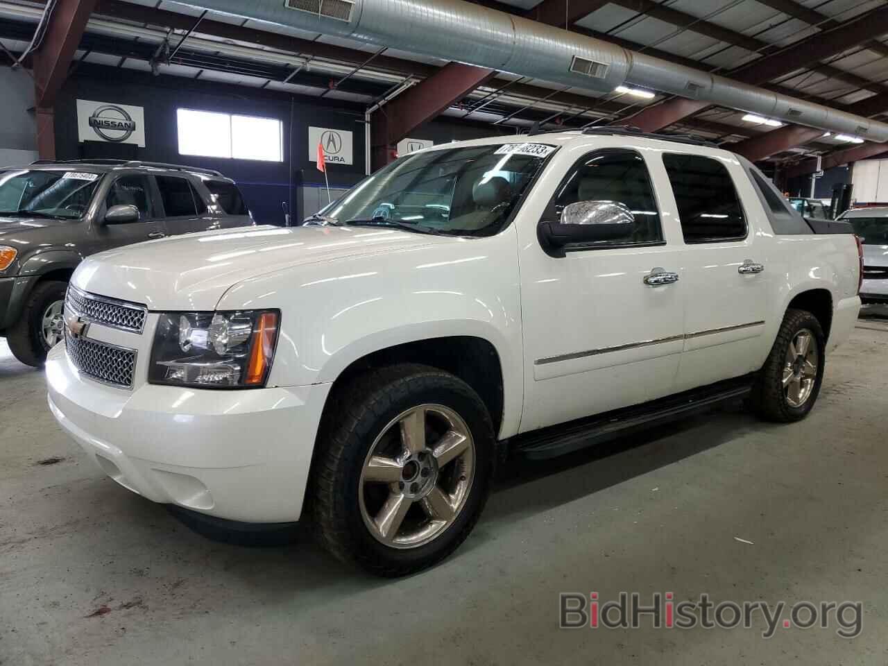 Photo 3GNVKGE07AG125048 - CHEVROLET AVALANCHE 2010