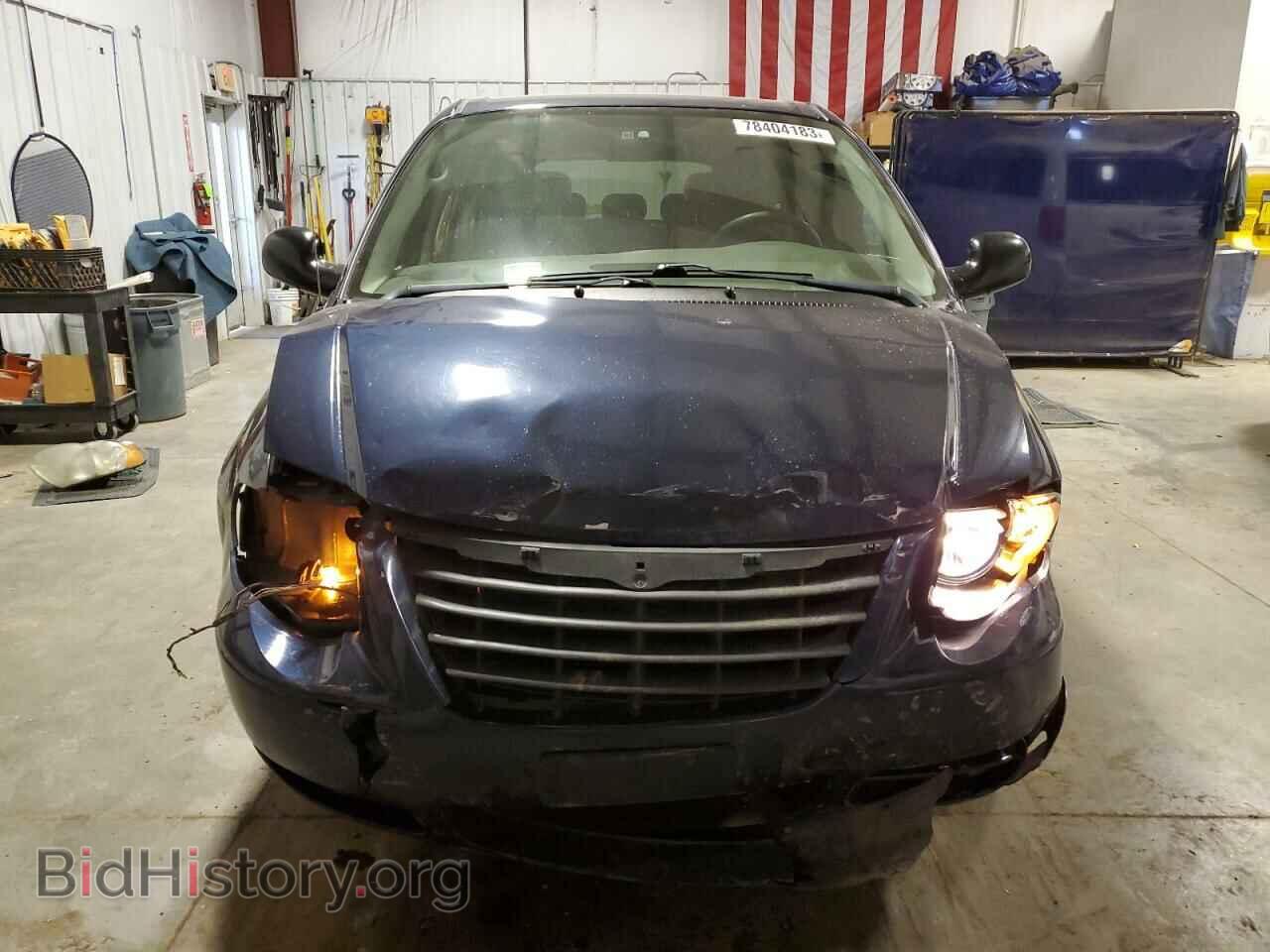 2006 CHRYSLER MINIVAN - VIN: 2A4GP44R26R730639 - Фото 5