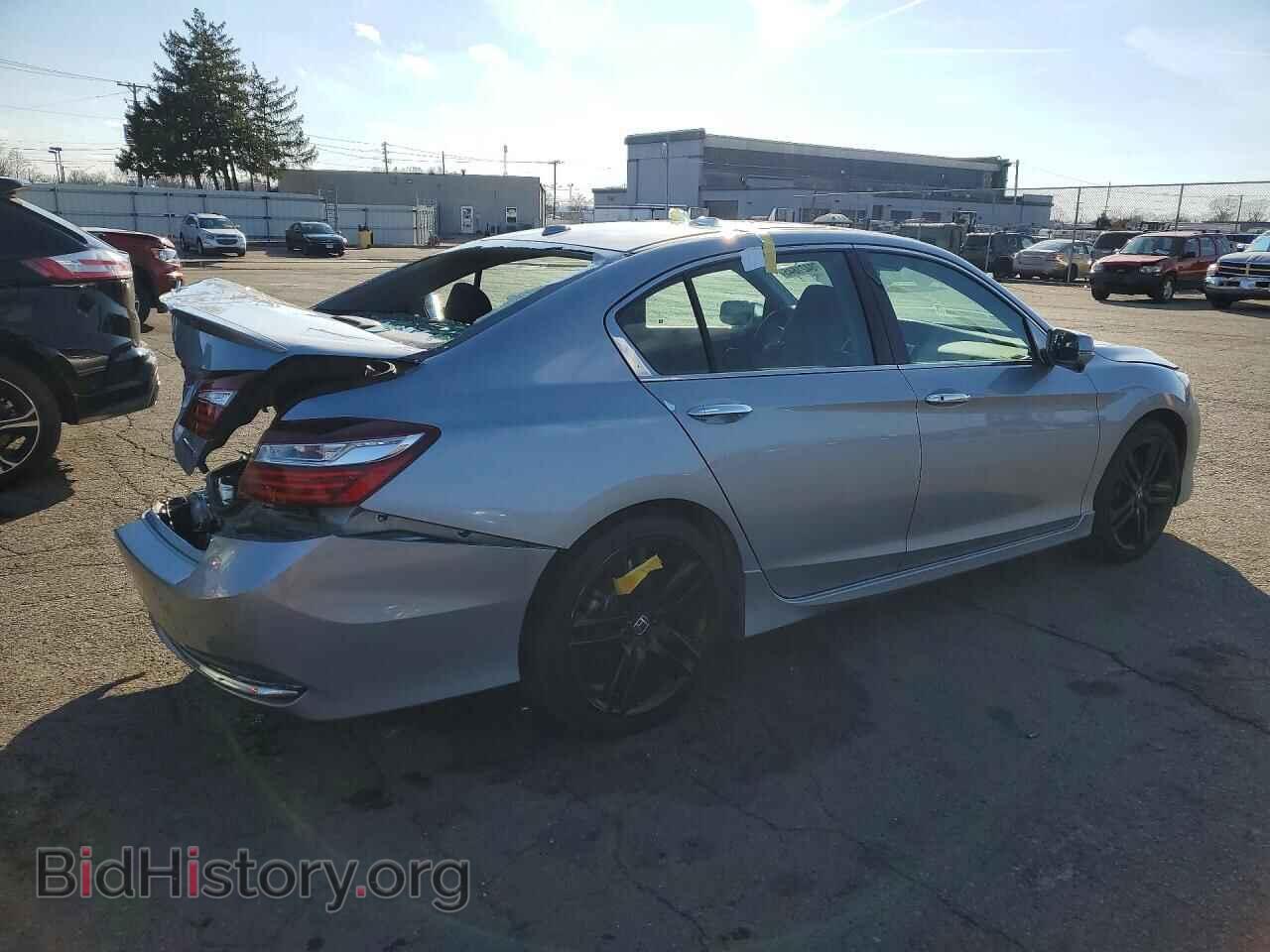 2017 HONDA ACCORD - VIN: 1HGCR3F92HA042364 - Фото 3