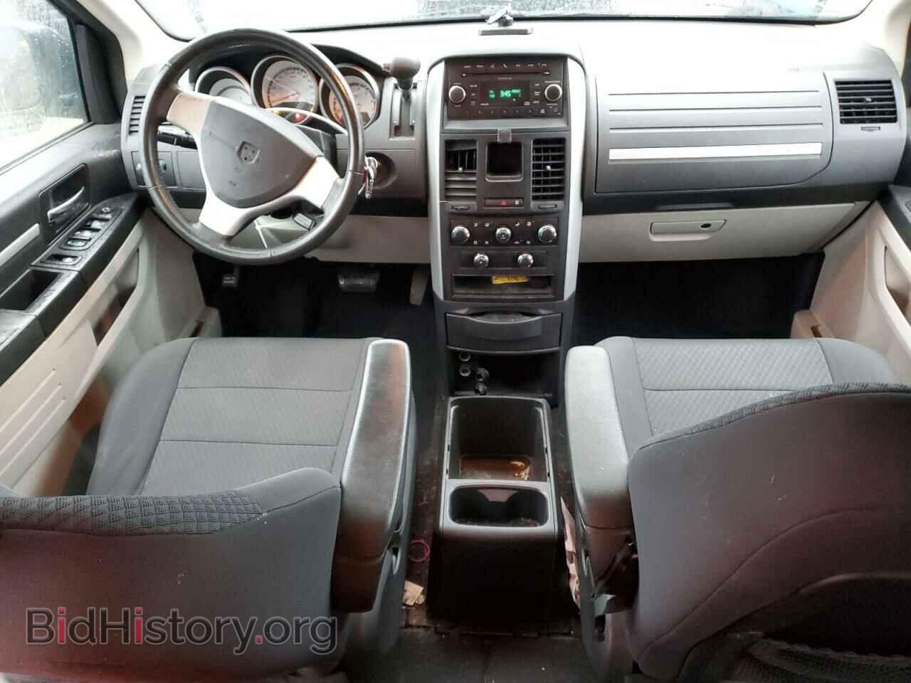 2010 DODGE CARAVAN - VIN: 2D4RN3D15AR450220 - Photo 8