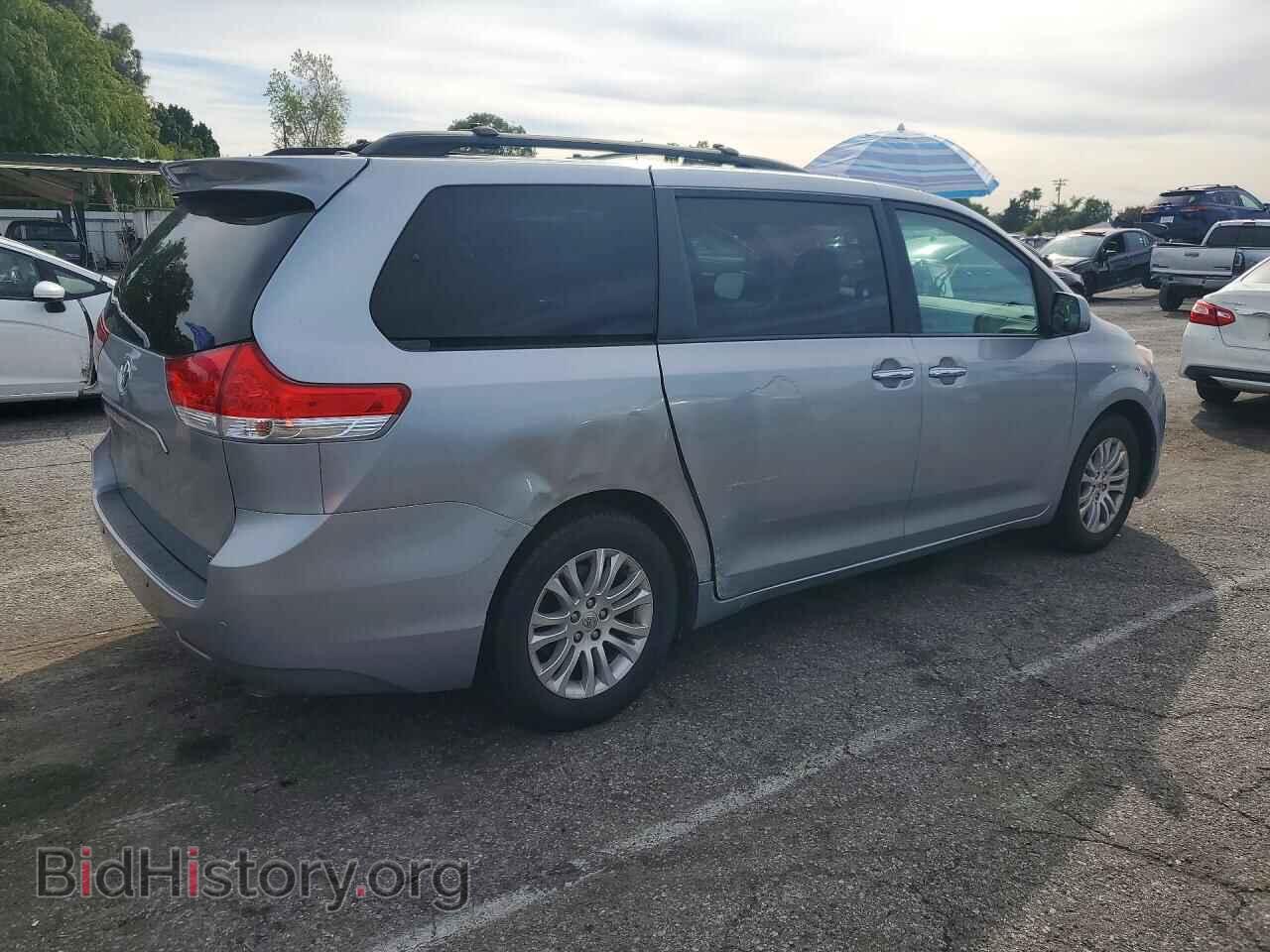 2011 TOYOTA All Models - VIN: 5TDYK3DC6BS074834 - Фото 3