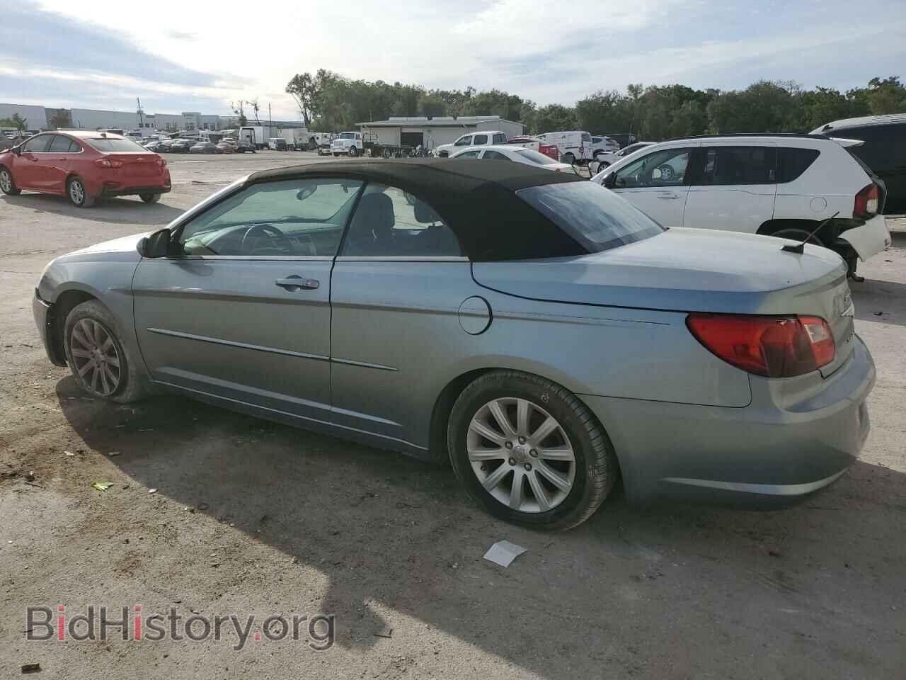2010 CHRYSLER SEBRING - VIN: 1C3BC5ED0AN177391 - Фото 2
