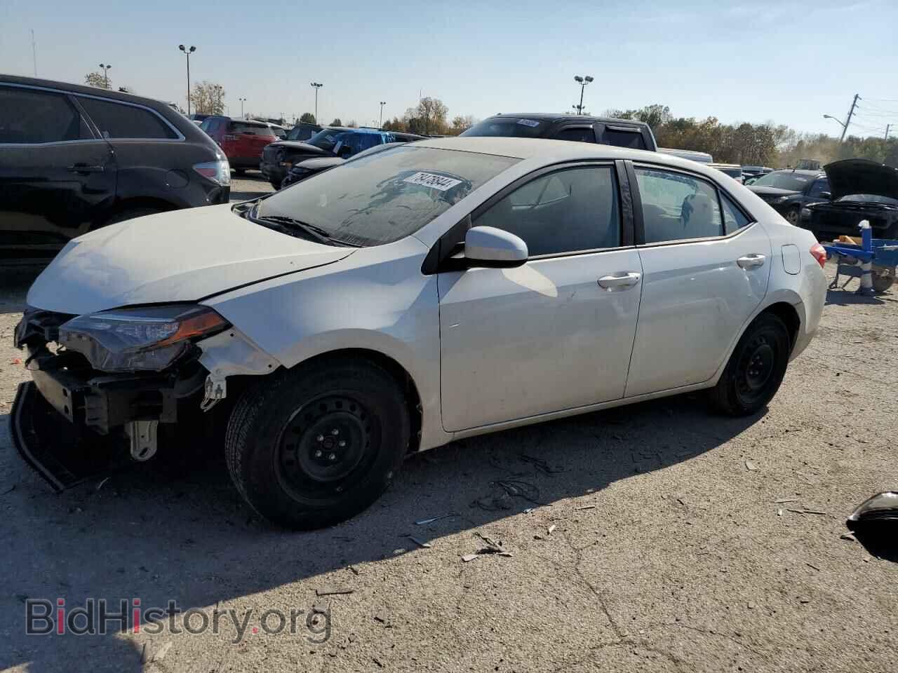 Photo 5YFBURHE5HP605327 - TOYOTA COROLLA 2017