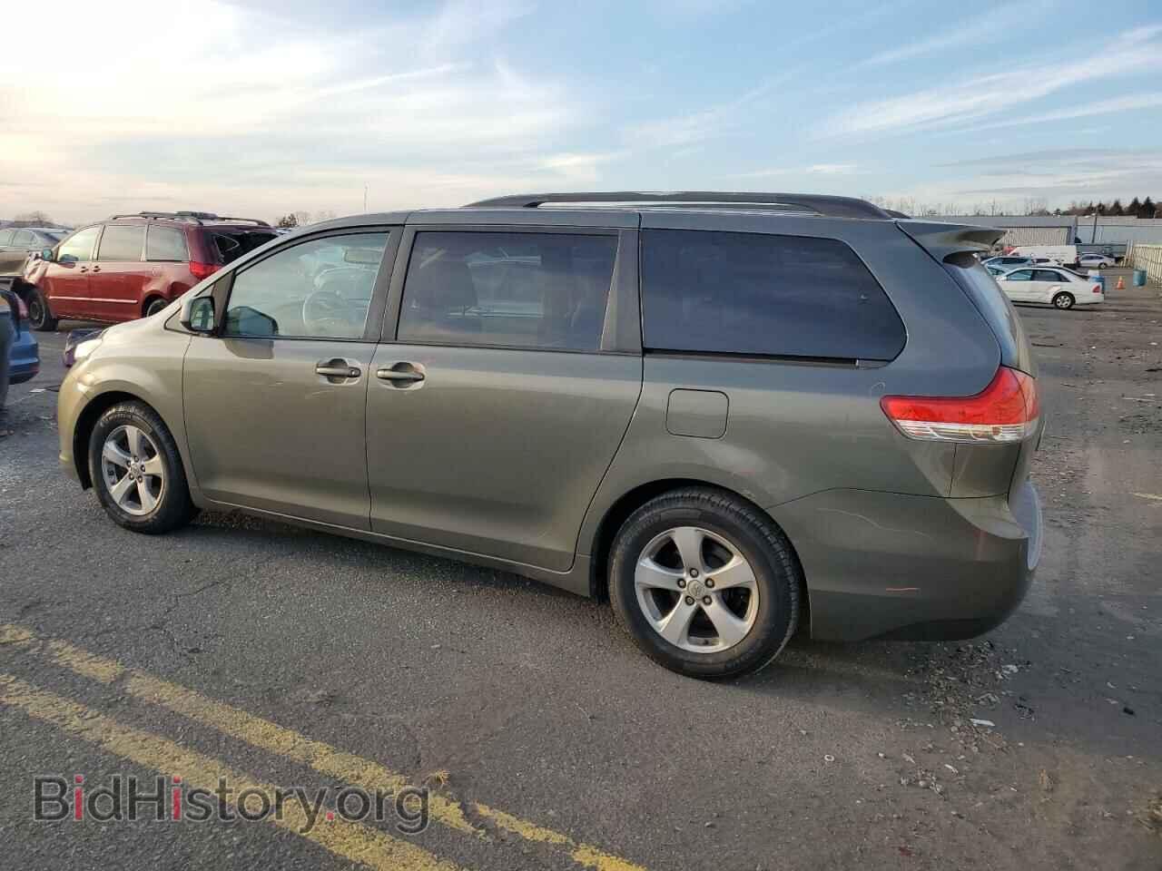 2011 TOYOTA All Models - VIN: 5TDKK3DC7BS038141 - Фото 2