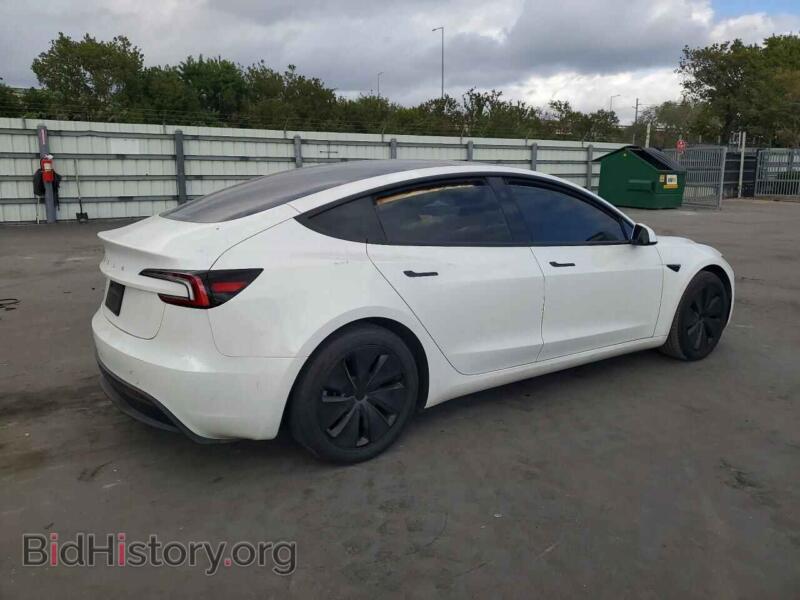 2024 Tesla MODEL 3 (VIN 5YJ3E1EA9RF757256) — фото 3 из 12