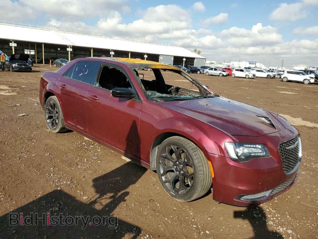 2019 CHRYSLER 300 - VIN: 2C3CCAAG3KH733247 - Фото 4