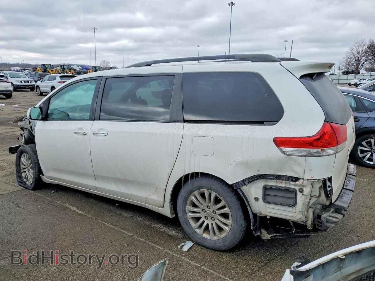 2013 TOYOTA SIENNA - VIN: 5TDYK3DC8DS291501 - Фото 2