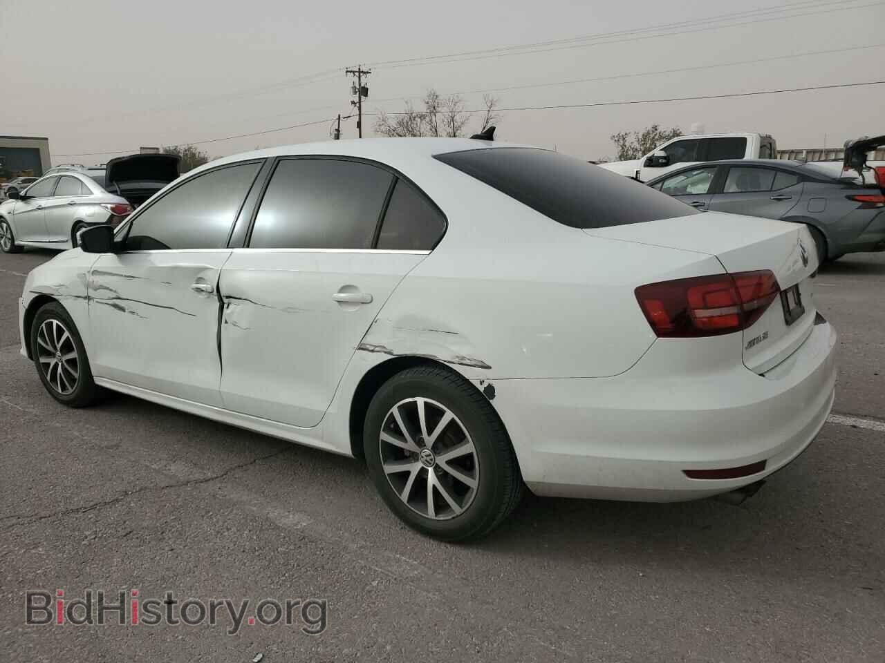2017 VOLKSWAGEN JETTA - VIN: 3VWDB7AJXHM257118 - Фото 2