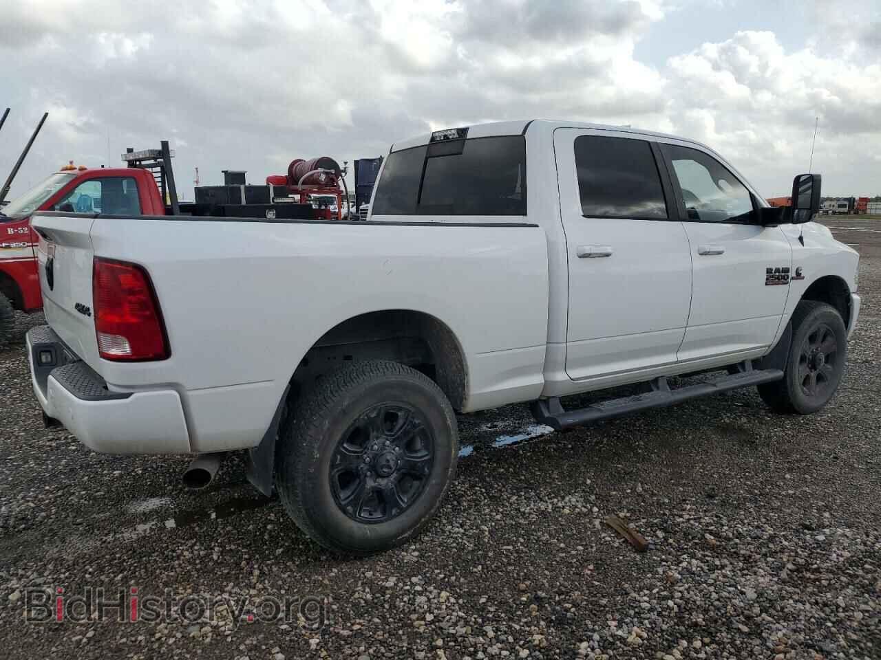 2017 RAM All Models - VIN: 3C6UR5DL5HG698791 - Photo 3