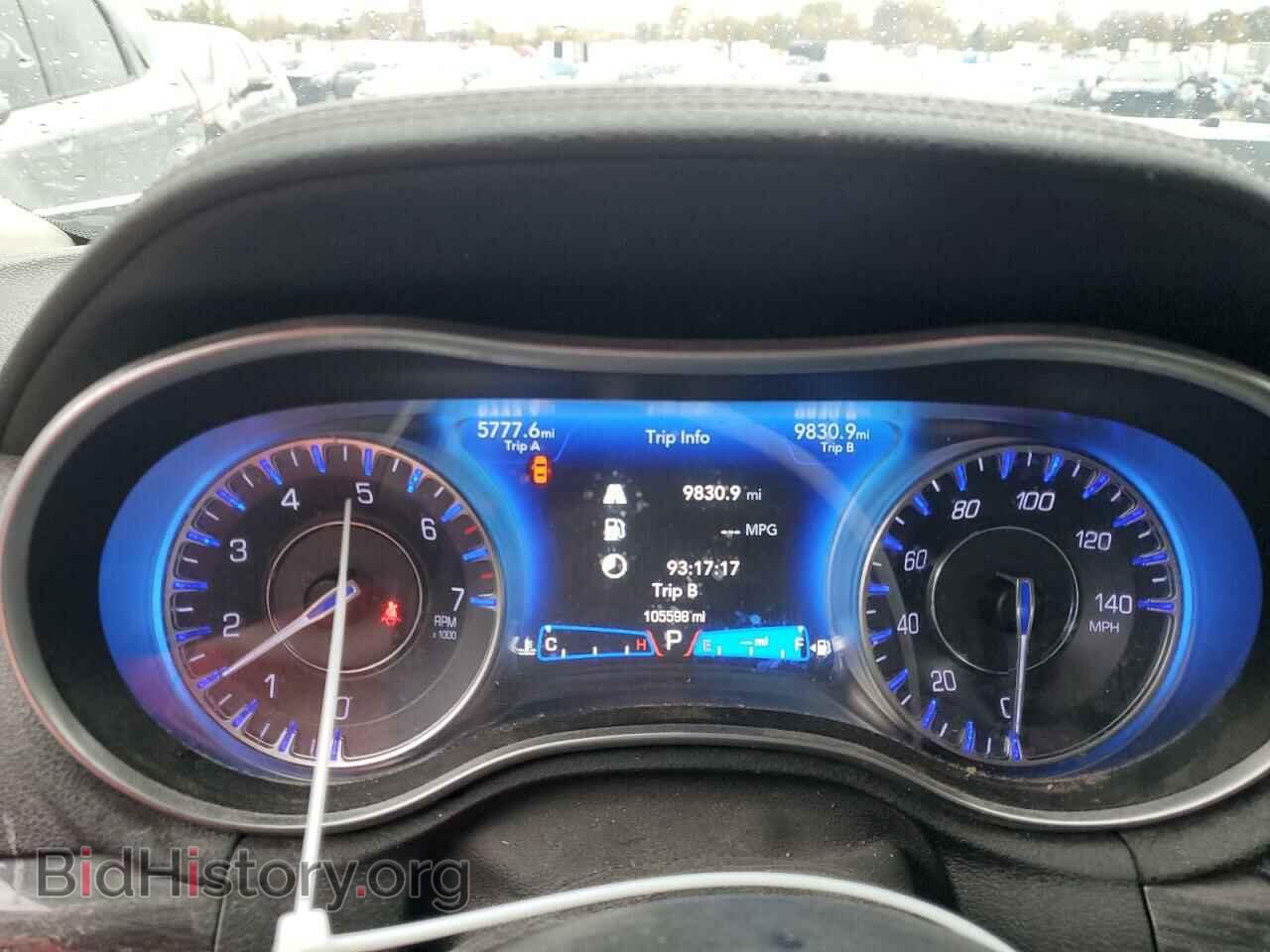 2019 CHRYSLER 300 - VIN: 2C3CCAAG0KH738549 - Фото 9