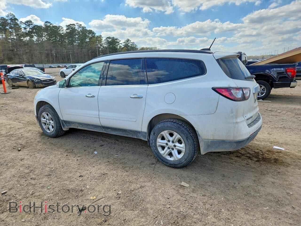 2017 CHEVROLET TRAVERSE - VIN: 1GNKRGKD2HJ190713 - Фото 2