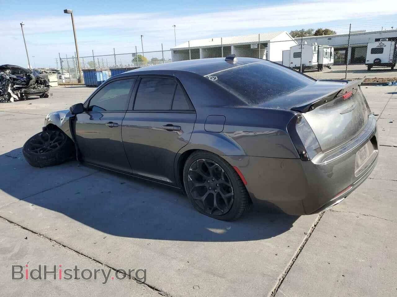 2018 CHRYSLER 300 - VIN: 2C3CCABG3JH243324 - Фото 2