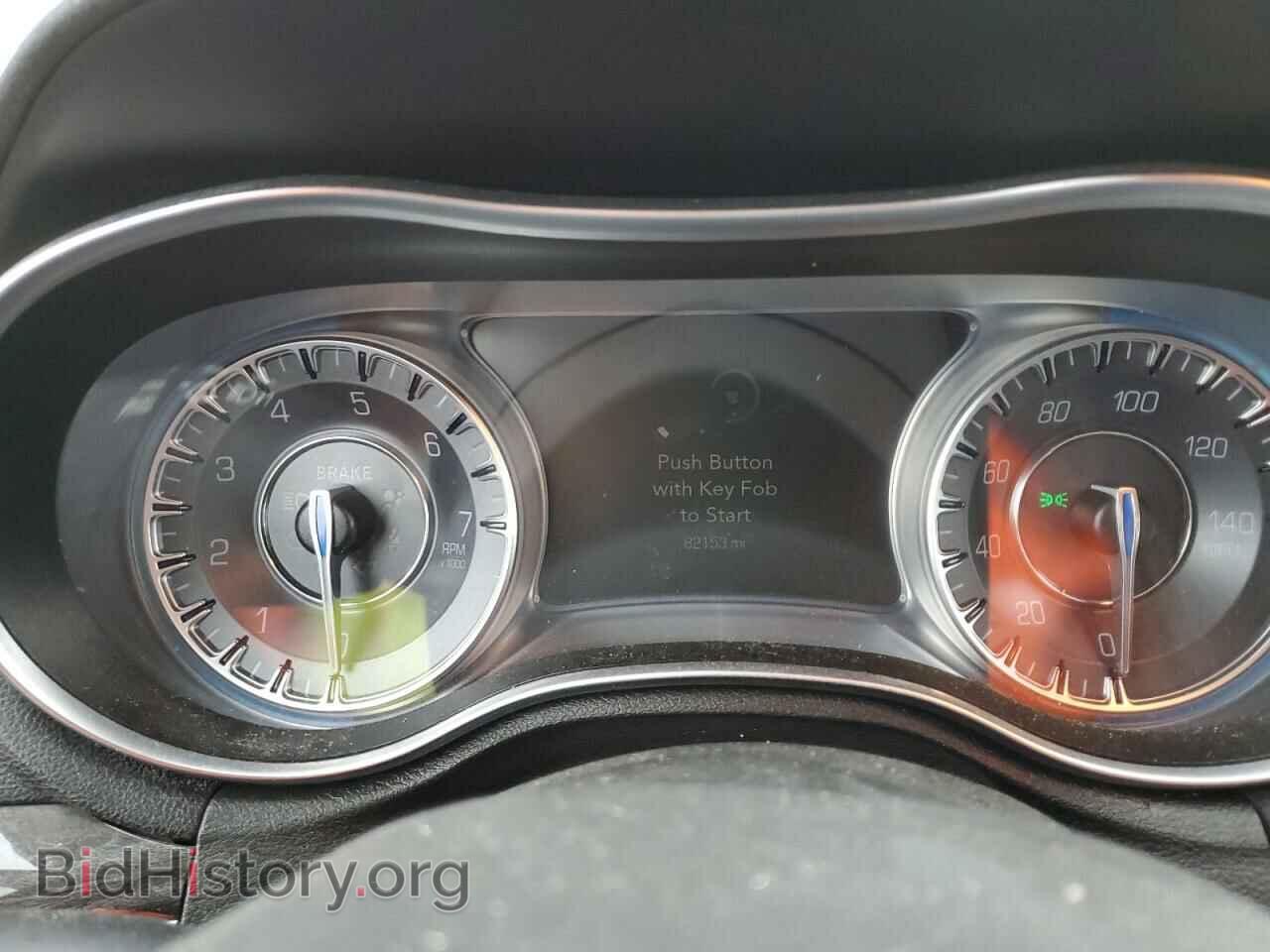 2019 CHRYSLER 300 - VIN: 2C3CCAAG0KH500782 - Фото 9