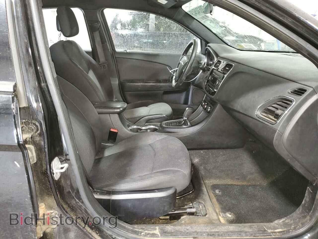 2012 CHRYSLER 200 - VIN: 1C3CCBAB4CN281800 - Фото 5