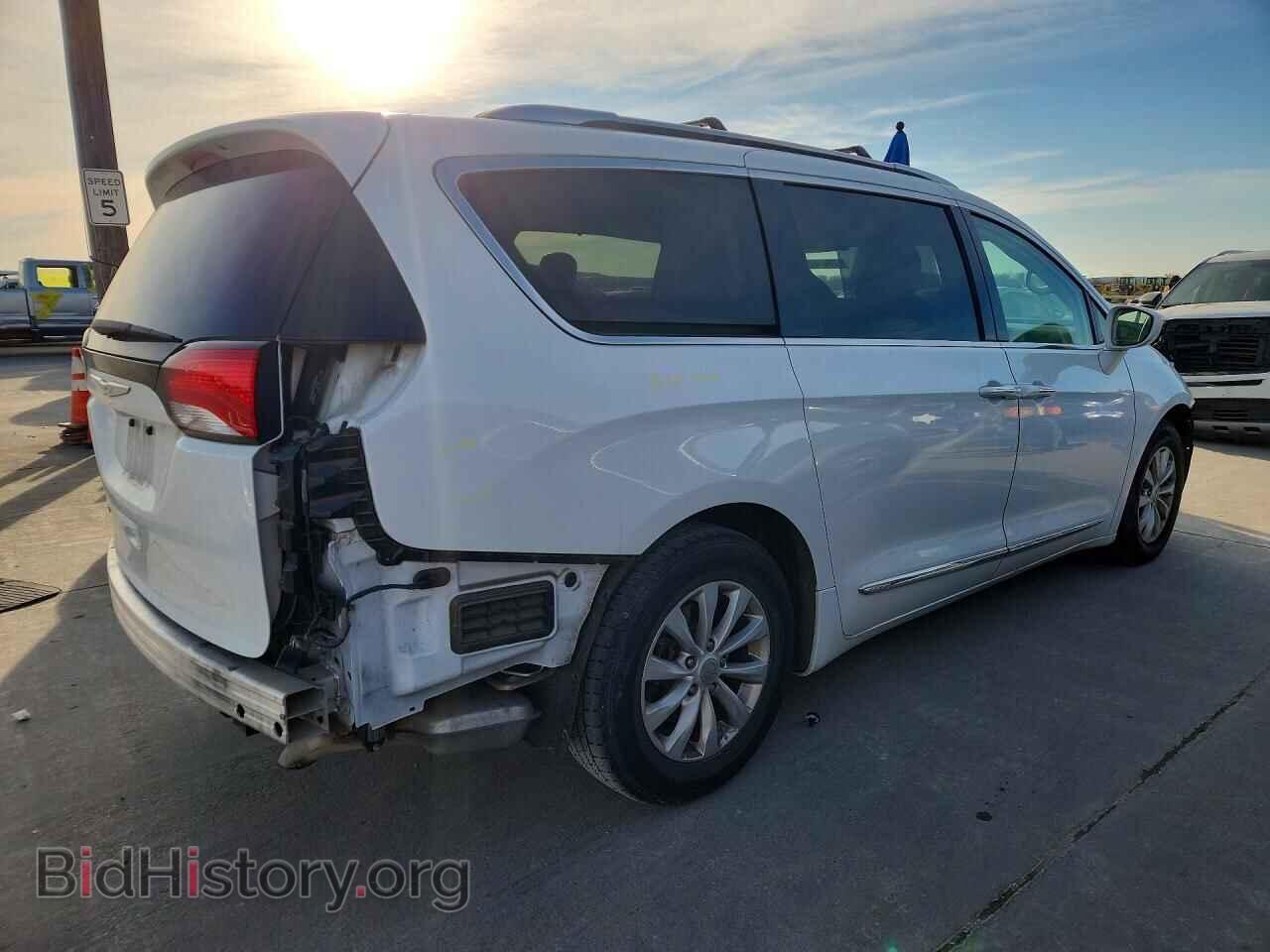 2019 CHRYSLER PACIFICA - VIN: 2C4RC1BG9KR597284 - Photo 3