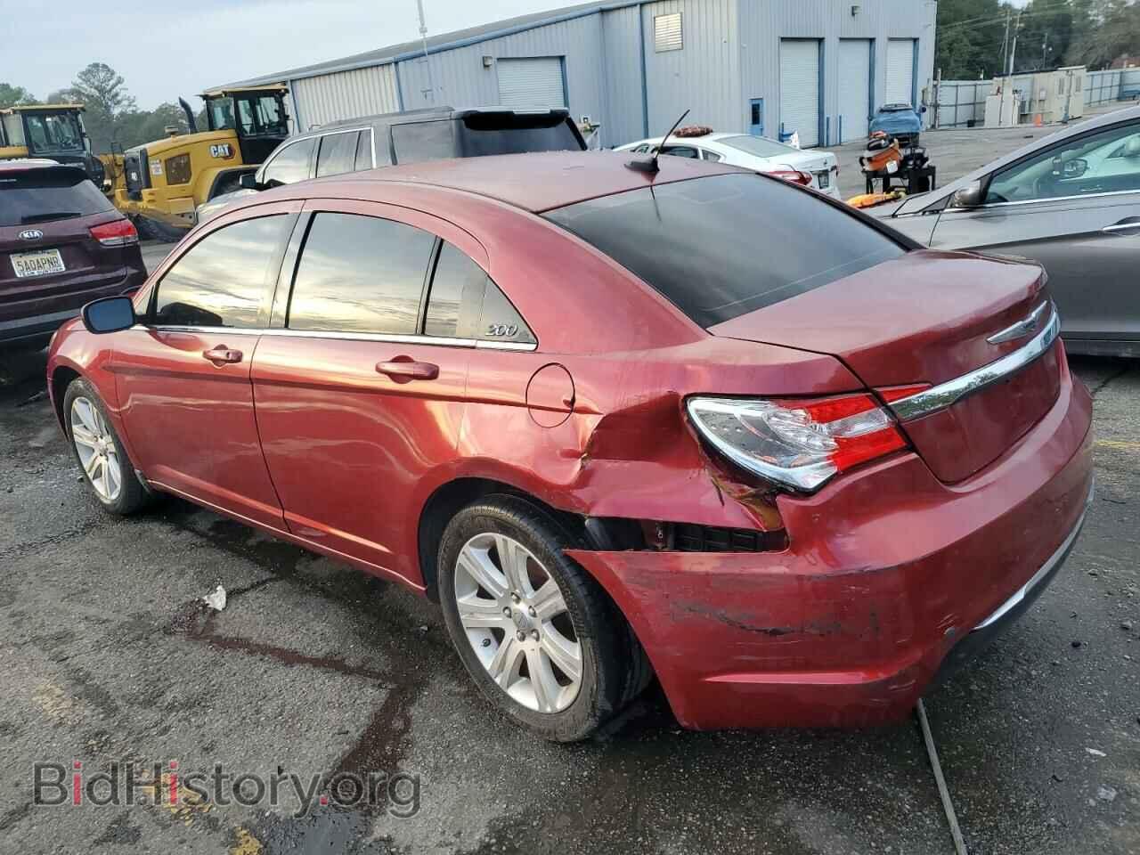 2013 CHRYSLER 200 - VIN: 1C3CCBBB2DN573588 - Фото 2