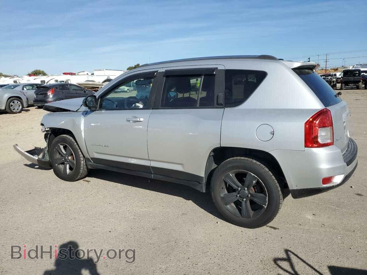 2012 JEEP COMPASS - VIN: 1C4NJDEB0CD650920 - Photo 2