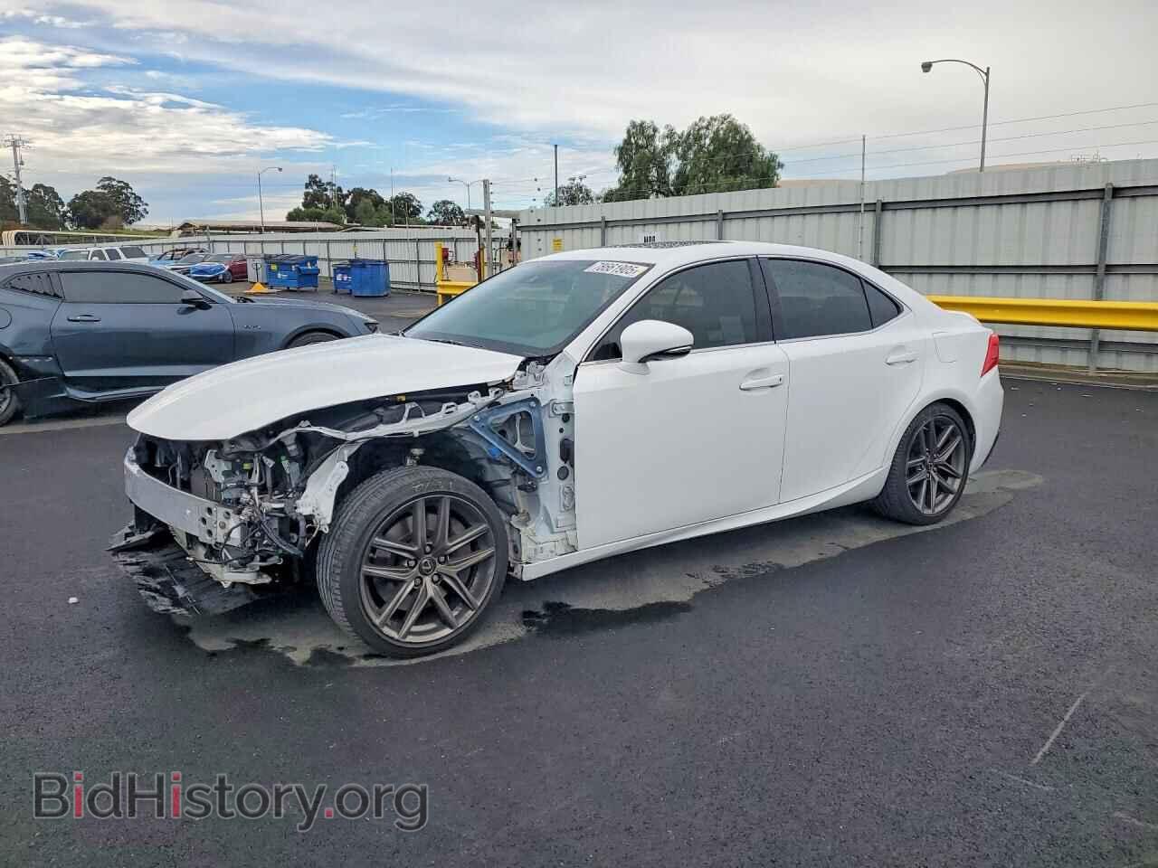 Photo JTHBE1D20H5030415 - LEXUS IS 2017