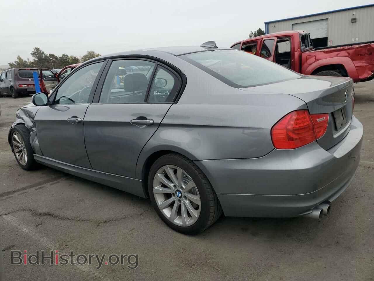 2011 BMW 3 SERIES - VIN: WBAPH7C55BE681590 - Фото 2