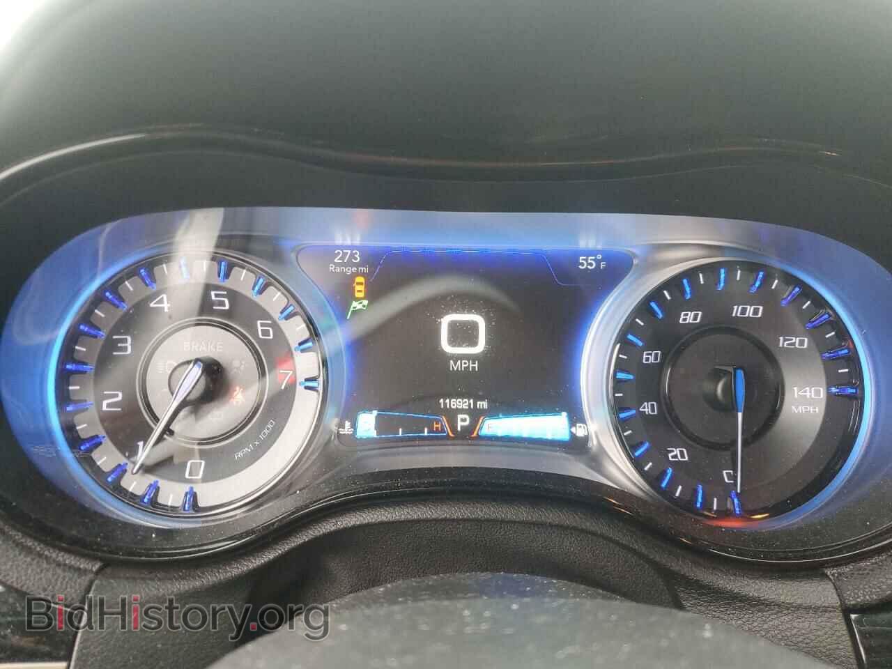2016 CHRYSLER 300 - VIN: 2C3CCABGXGH282520 - Фото 9