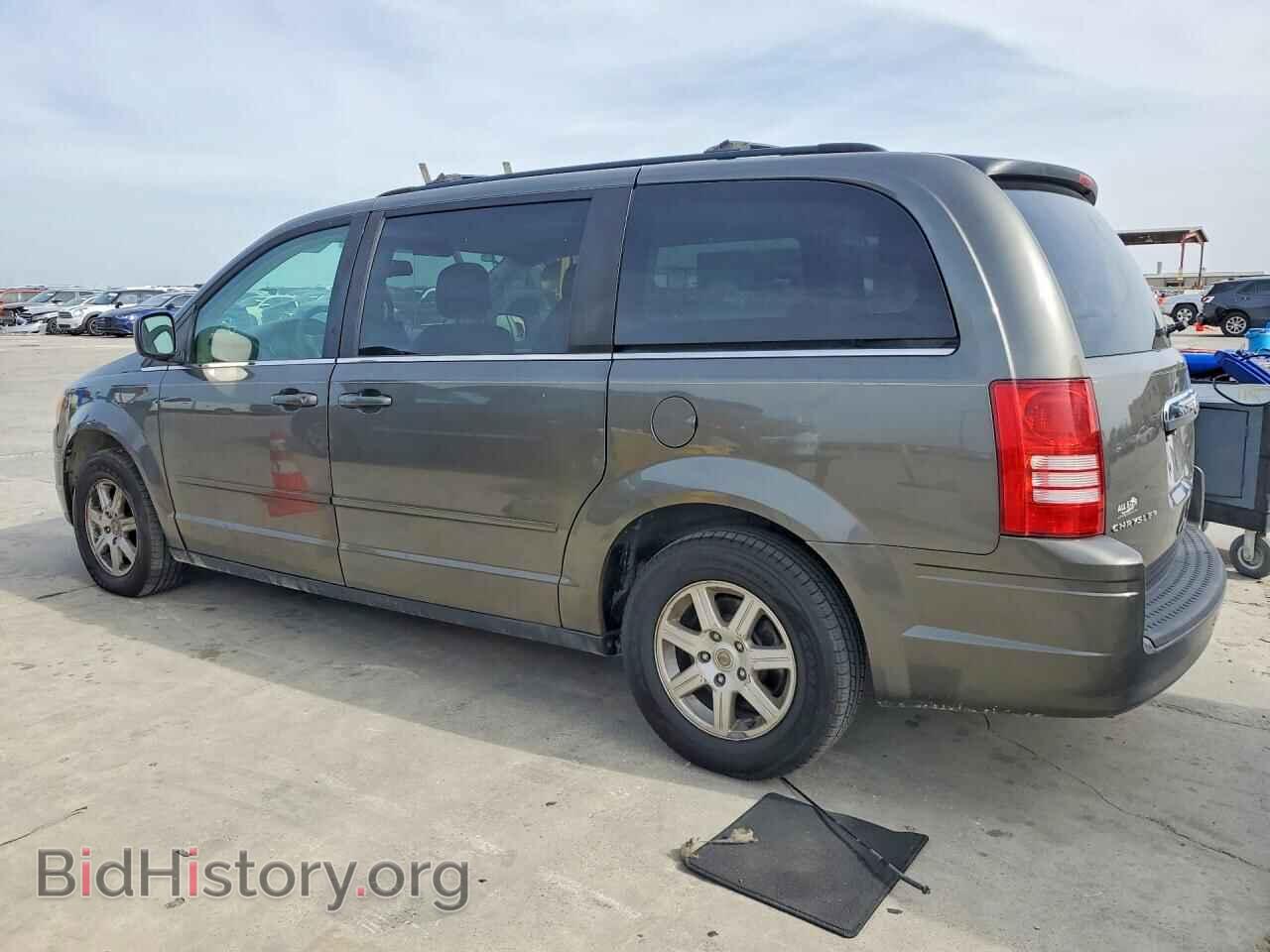 2010 CHRYSLER MINIVAN - VIN: 2A4RR2D16AR436235 - Photo 2