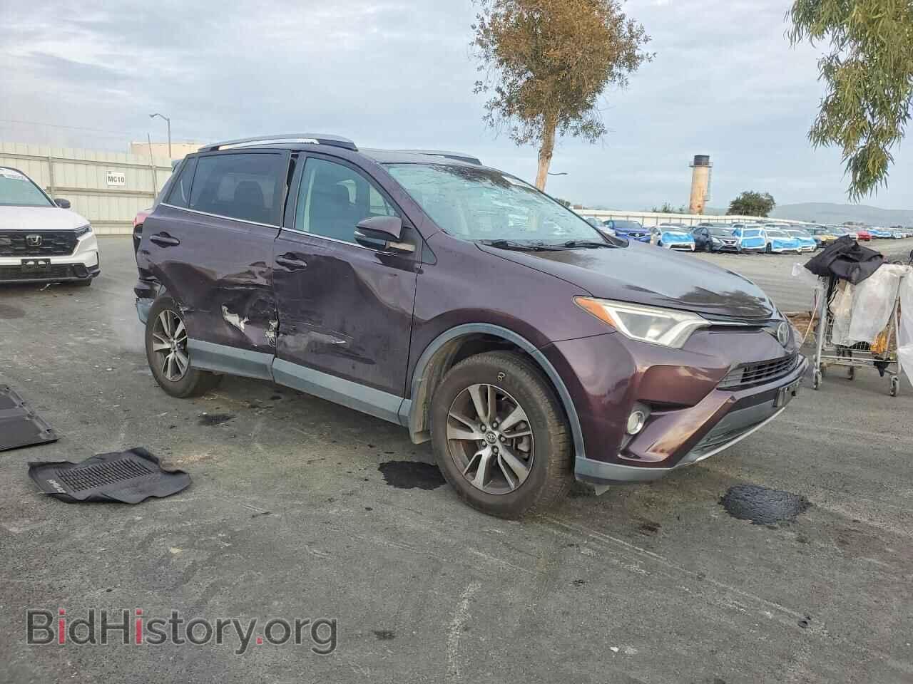 2018 TOYOTA RAV4 - VIN: 2T3RFREV9JW737726 - Фото 4