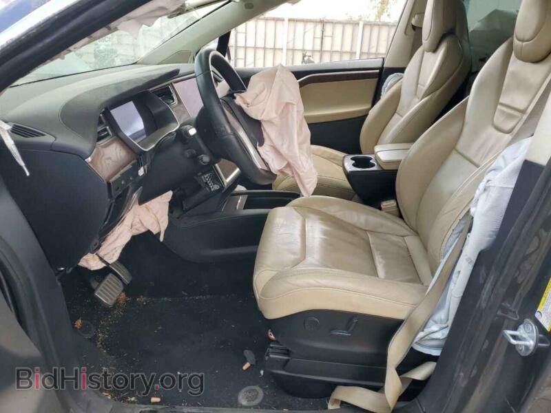 2017 Tesla MODEL X (VIN 5YJXCDE24HF044720) — фото 7 из 12