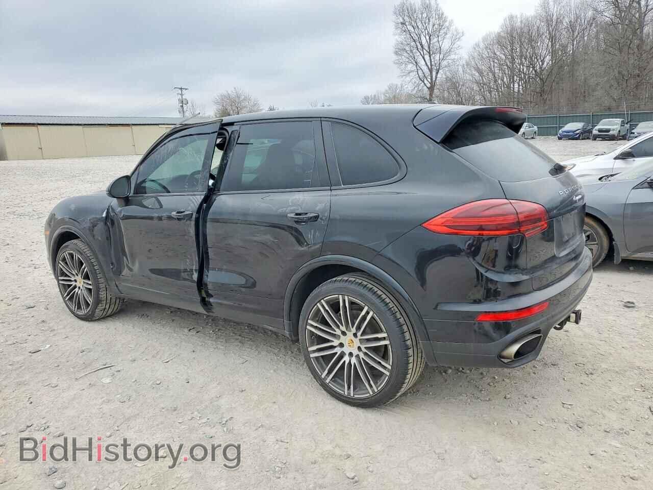 2017 PORSCHE CAYENNE - VIN: WP1AA2A21HKA86236 - Photo 2