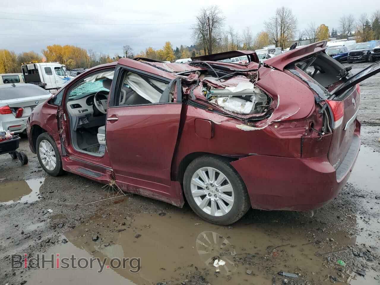 2012 TOYOTA All Models - VIN: 5TDYK3DC0CS274545 - Фото 2