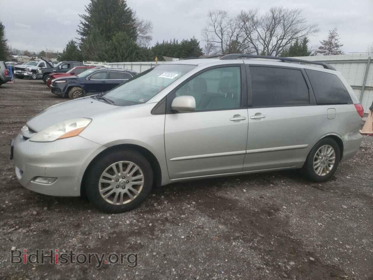 Photo 5TDYK4CC9AS303495 - TOYOTA All Models 2010