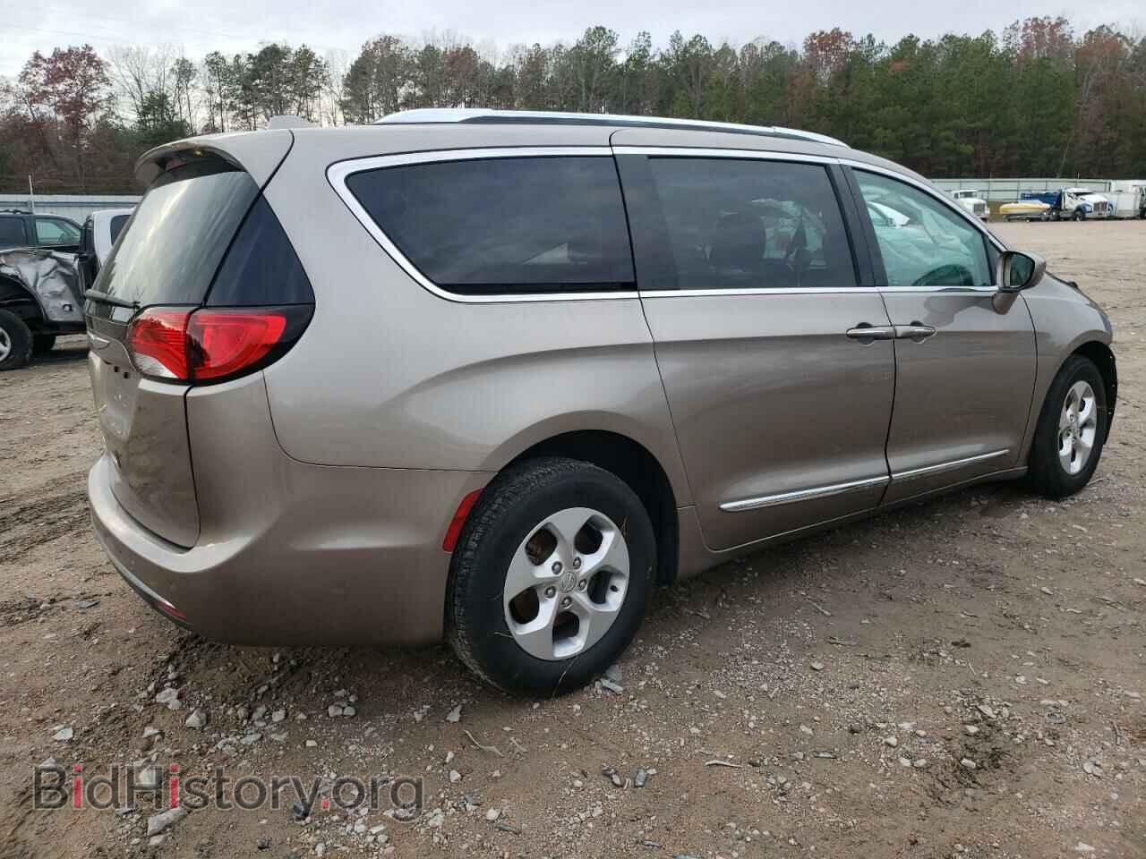 2017 CHRYSLER PACIFICA - VIN: 2C4RC1EG2HR647608 - Photo 3