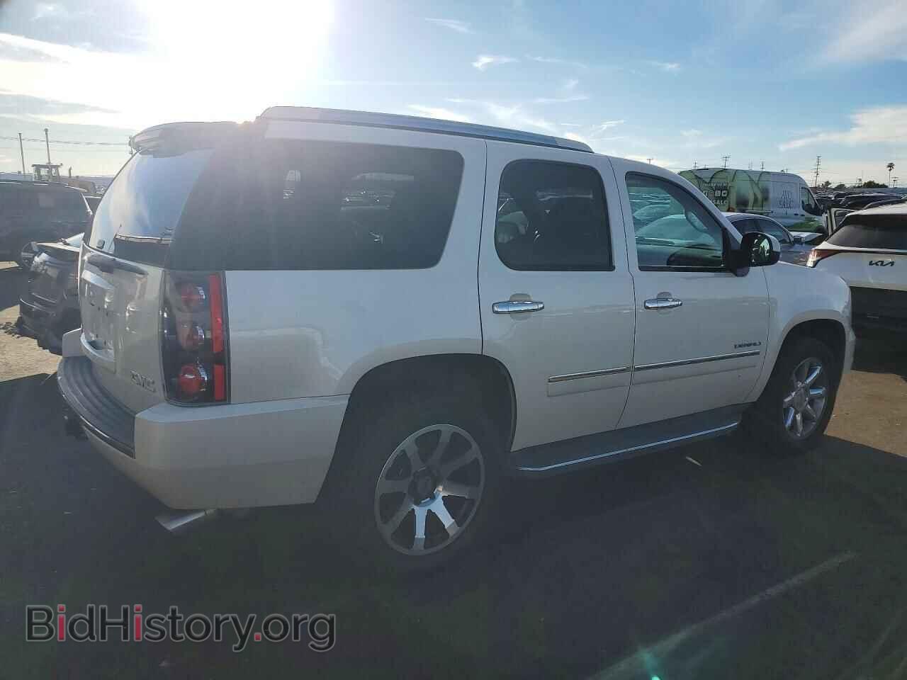 2013 GMC YUKON - VIN: 1GKS2EEF4DR308338 - Photo 3