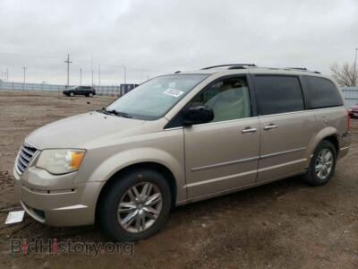 2008 Chrysler MINIVAN Limited, бежевый — VIN 2A8HR64X98R688982, Copart