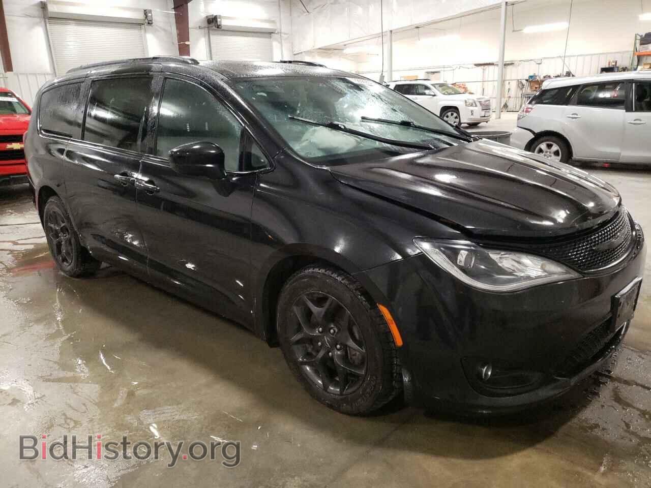 2019 CHRYSLER All Models - VIN: 2C4RC1BG5KR609236 - Фото 4