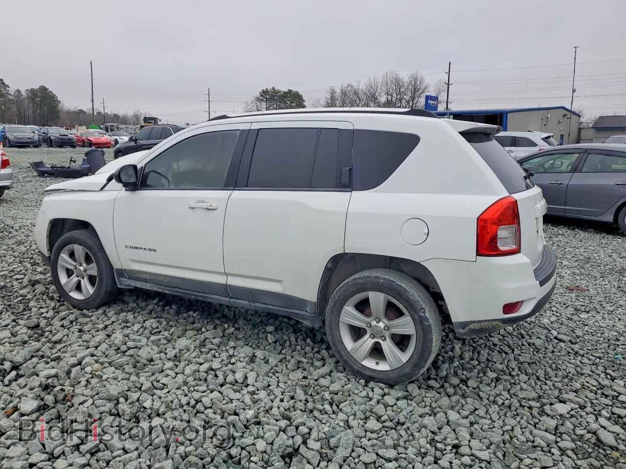 2011 JEEP COMPASS - VIN: 1J4NT1FB9BD203857 - Photo 2